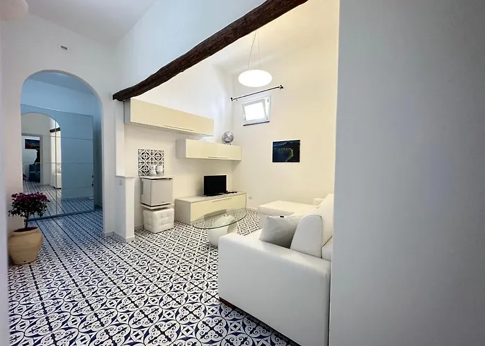 Canneto Blu * ليباري