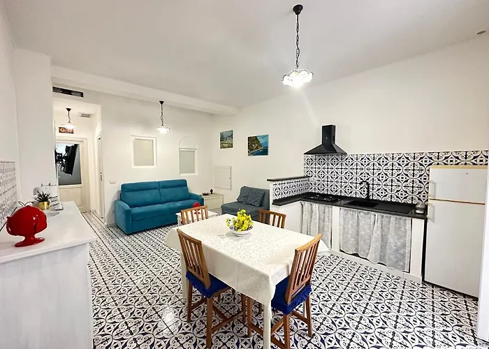 Canneto Blu * ليباري