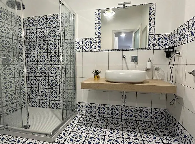 Canneto Blu * ليباري